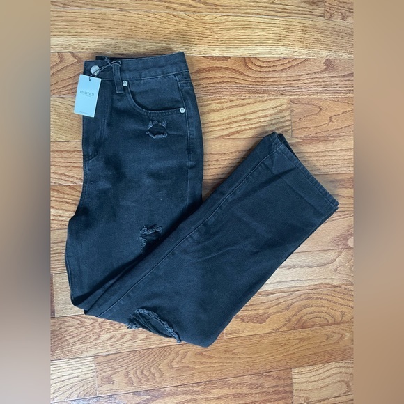 NWT - Forever21 Black Distressed Jeans‎ - Picture 1 of 5